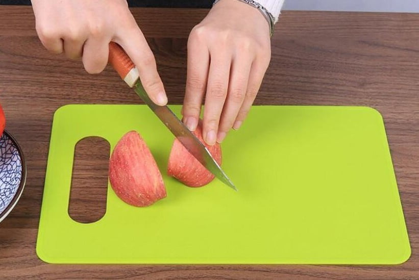 plastic chopping board